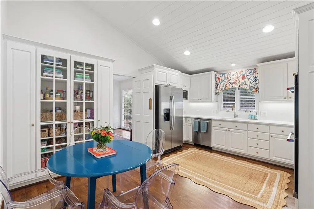 2970 Mornington Drive Nw, Atlanta, Georgia 30327, 4 Bedrooms Bedrooms, 0 ,3 BathroomsBathrooms,Residential,For Sale,2970 Mornington Drive Nw,7837313