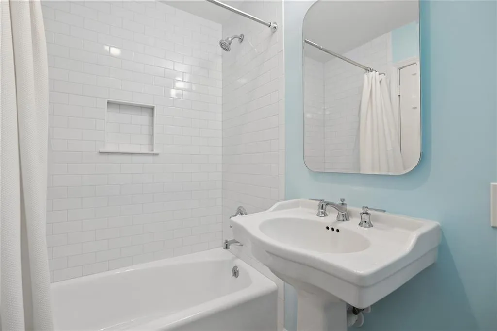 2970 Mornington Drive Nw, Atlanta, Georgia 30327, 4 Bedrooms Bedrooms, 0 ,3 BathroomsBathrooms,Residential,For Sale,2970 Mornington Drive Nw,7837313