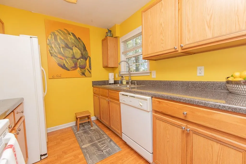 1206 Brighton Point, Sandy Springs, Georgia 30328, 2 Bedrooms Bedrooms, ,2 BathroomsBathrooms,Residential,Sold,1206 Brighton Point,6714202