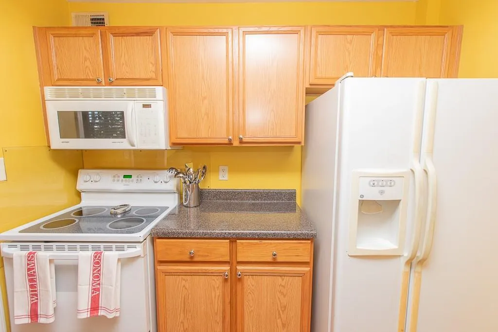 1206 Brighton Point, Sandy Springs, Georgia 30328, 2 Bedrooms Bedrooms, ,2 BathroomsBathrooms,Residential,Sold,1206 Brighton Point,6714202