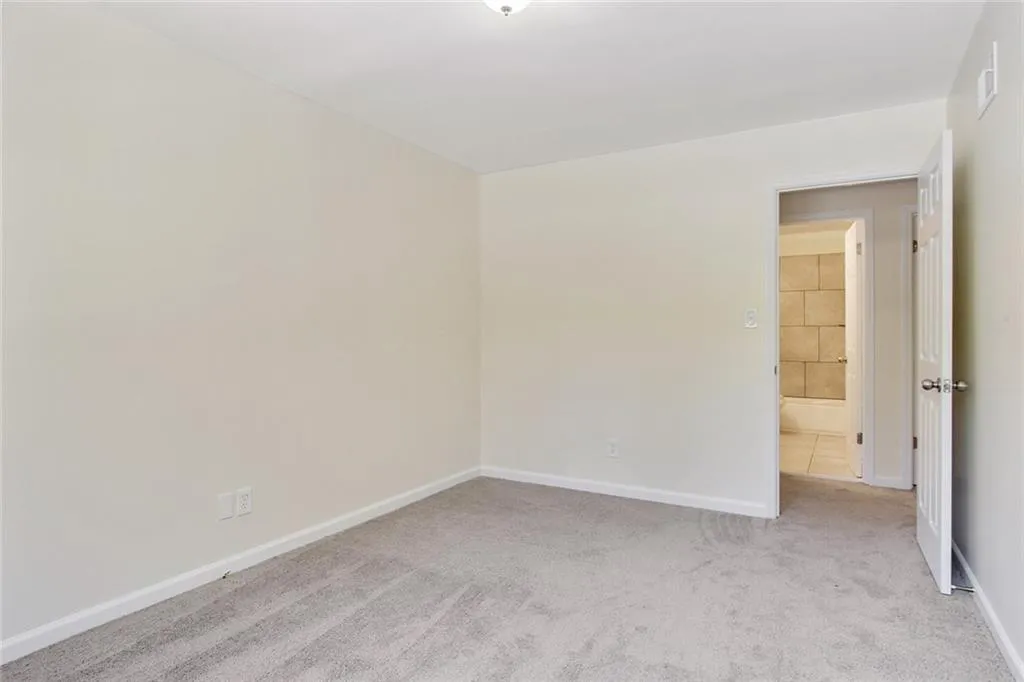 390 N River Parkway Unit A, Sandy Springs, Georgia 30350, 2 Bedrooms Bedrooms, ,2 BathroomsBathrooms,Residential,Sold,390 N River Parkway Unit A,6523361