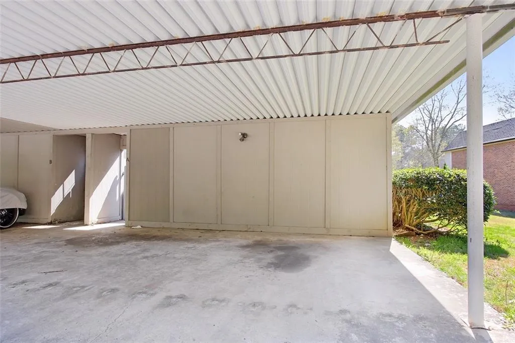 390 N River Parkway Unit A, Sandy Springs, Georgia 30350, 2 Bedrooms Bedrooms, ,2 BathroomsBathrooms,Residential,Sold,390 N River Parkway Unit A,6523361