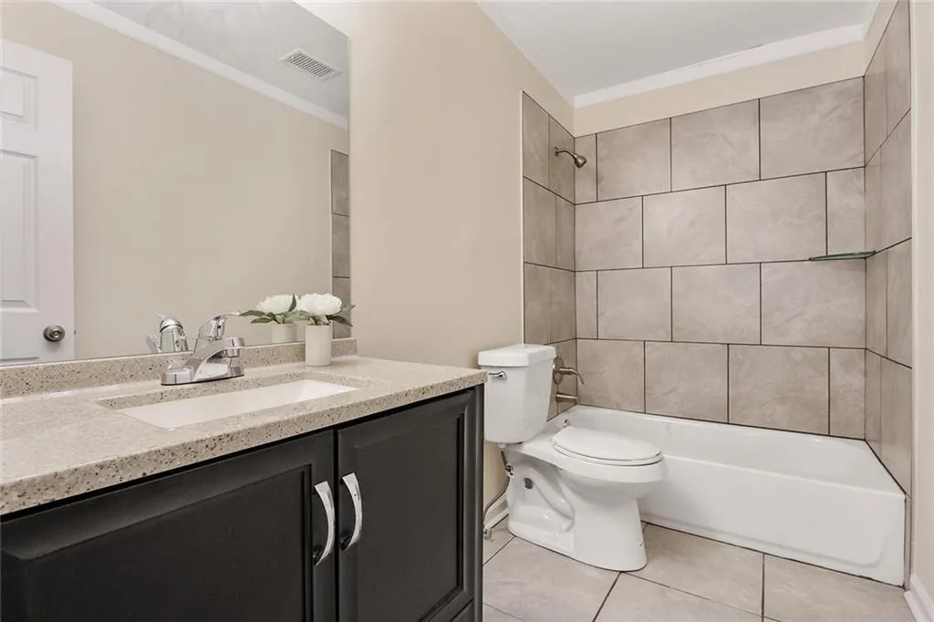 390 N River Parkway Unit A, Sandy Springs, Georgia 30350, 2 Bedrooms Bedrooms, ,2 BathroomsBathrooms,Residential,Sold,390 N River Parkway Unit A,6523361