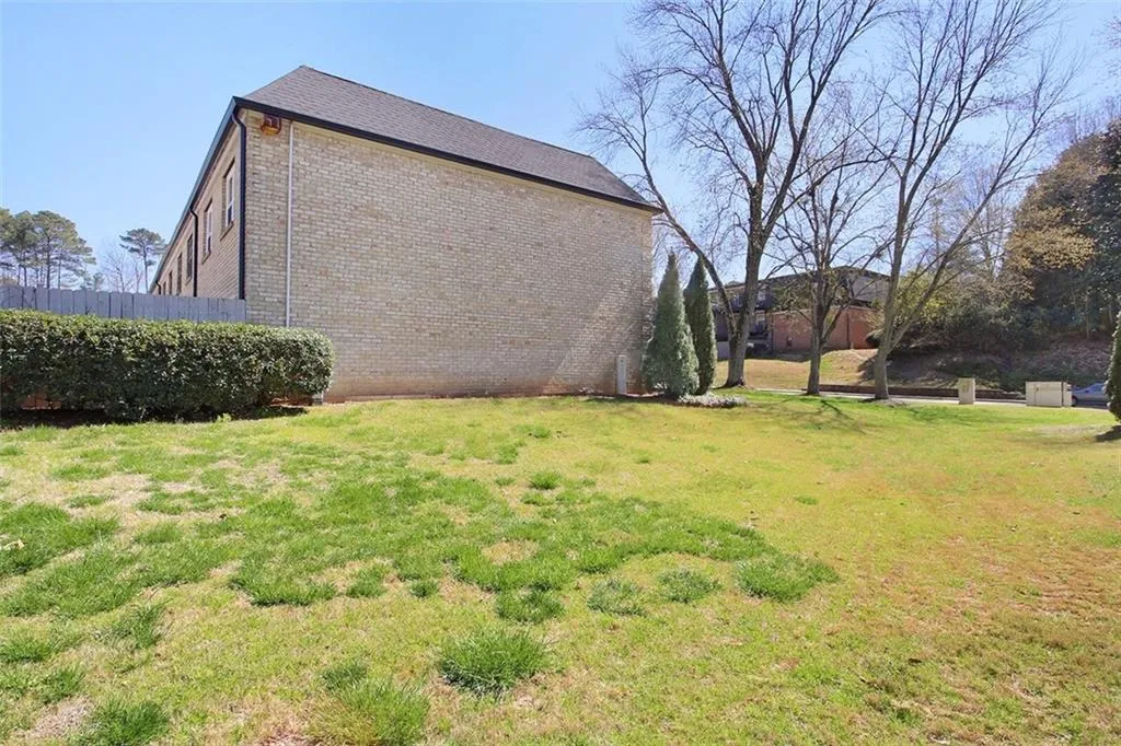 390 N River Parkway Unit A, Sandy Springs, Georgia 30350, 2 Bedrooms Bedrooms, ,2 BathroomsBathrooms,Residential,Sold,390 N River Parkway Unit A,6523361