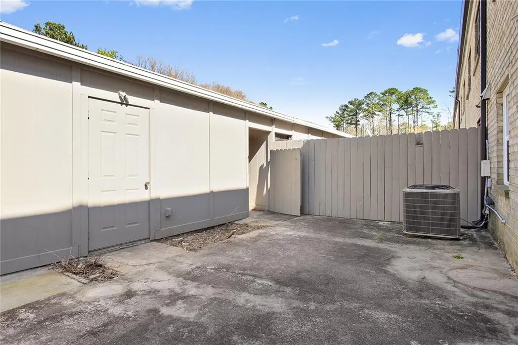 390 N River Parkway Unit A, Sandy Springs, Georgia 30350, 2 Bedrooms Bedrooms, ,2 BathroomsBathrooms,Residential,Sold,390 N River Parkway Unit A,6523361