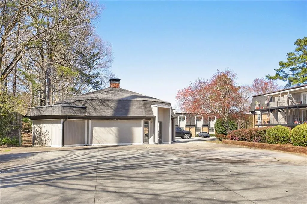 390 N River Parkway Unit A, Sandy Springs, Georgia 30350, 2 Bedrooms Bedrooms, ,2 BathroomsBathrooms,Residential,Sold,390 N River Parkway Unit A,6523361