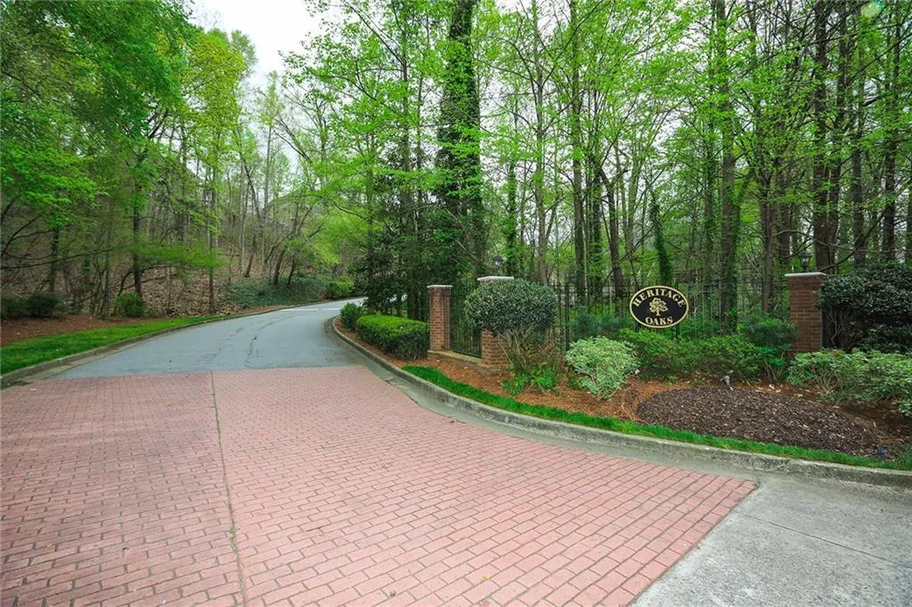1006 Camden Court, Atlanta, Georgia 30327, 4 Bedrooms Bedrooms, ,3 BathroomsBathrooms,Residential,Sold,1006 Camden Court,6532772