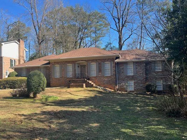 4517 E Kings Point Circle, Dunwoody, Georgia 30338
