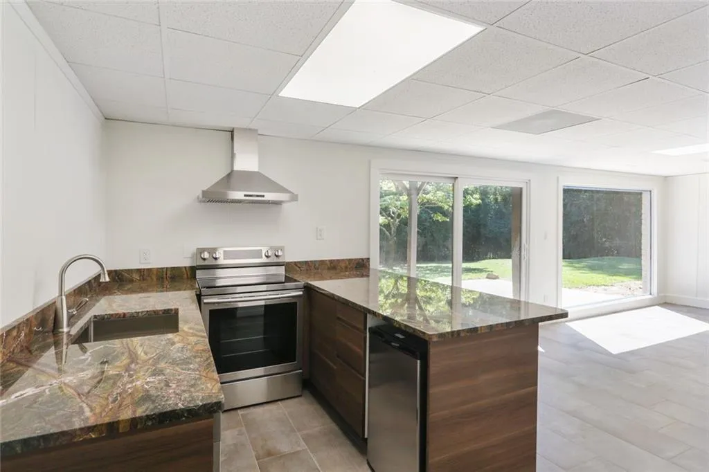 1540 Chevron Drive, Atlanta, Georgia 30350, 6 Bedrooms Bedrooms, ,4 BathroomsBathrooms,Residential,Sold,1540 Chevron Drive,6627384