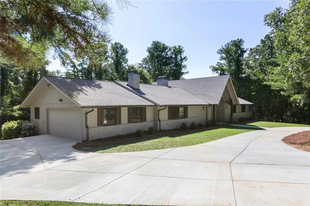 1540 Chevron Drive, Atlanta, Georgia 30350, 6 Bedrooms Bedrooms, ,4 BathroomsBathrooms,Residential,Sold,1540 Chevron Drive,6627384