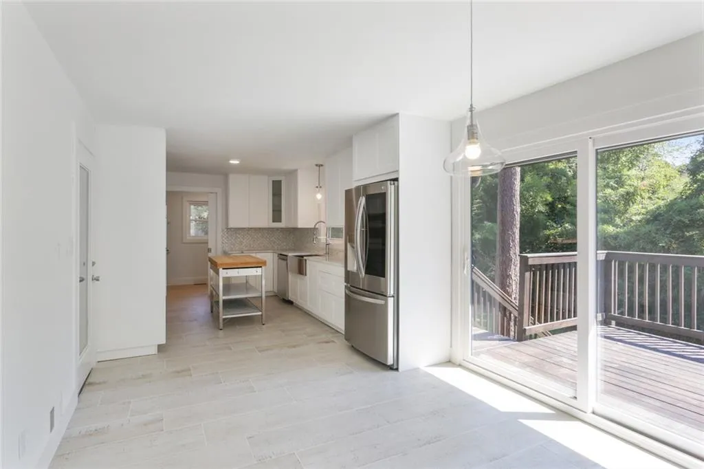 1540 Chevron Drive, Atlanta, Georgia 30350, 6 Bedrooms Bedrooms, ,4 BathroomsBathrooms,Residential,Sold,1540 Chevron Drive,6627384