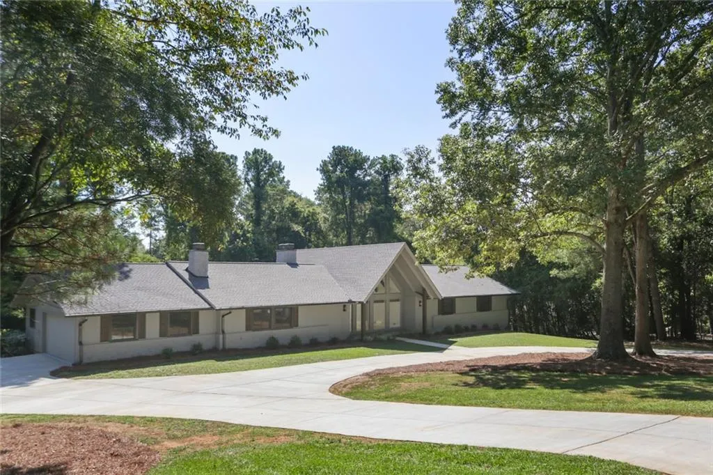 1540 Chevron Drive, Atlanta, Georgia 30350, 6 Bedrooms Bedrooms, ,4 BathroomsBathrooms,Residential,Sold,1540 Chevron Drive,6627384