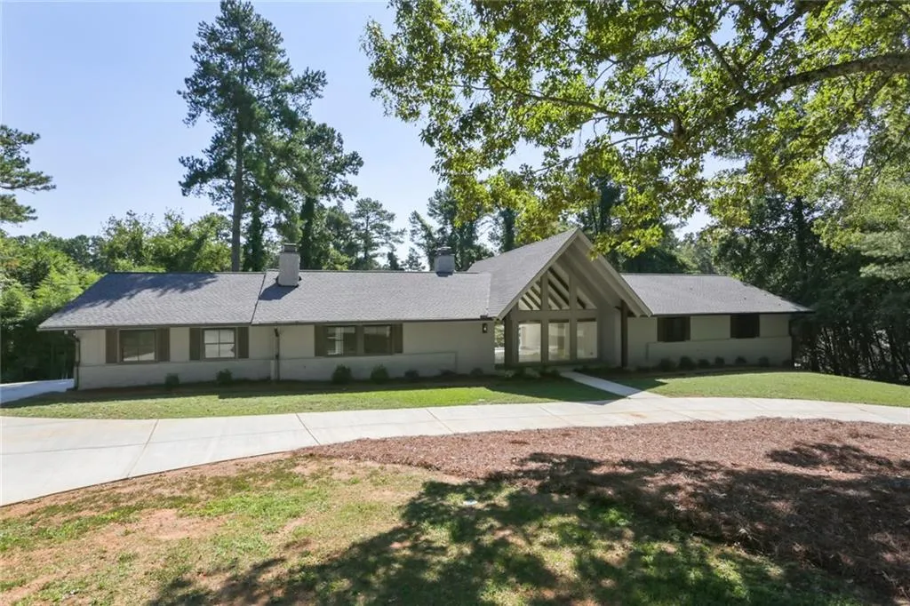 1540 Chevron Drive, Atlanta, Georgia 30350, 6 Bedrooms Bedrooms, ,4 BathroomsBathrooms,Residential,Sold,1540 Chevron Drive,6627384