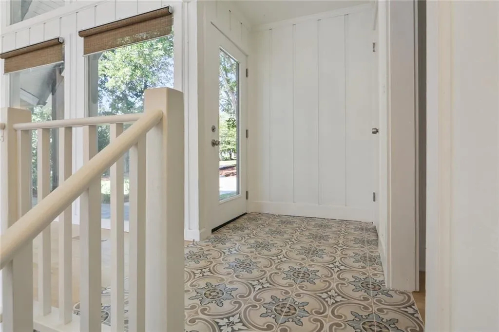 1540 Chevron Drive, Atlanta, Georgia 30350, 6 Bedrooms Bedrooms, ,4 BathroomsBathrooms,Residential,Sold,1540 Chevron Drive,6627384