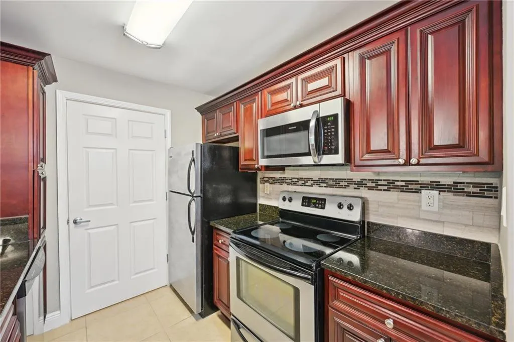 7104 Santa Fe Parkway, Atlanta, Georgia 30350, 2 Bedrooms Bedrooms, ,2 BathroomsBathrooms,Residential,Sold,7104 Santa Fe Parkway,7568182