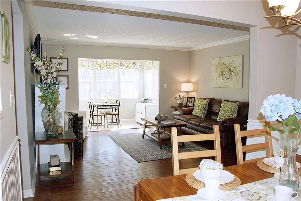 5151 Roswell Road Unit 4/51, Atlanta, Georgia 30342, 2 Bedrooms Bedrooms, ,2 BathroomsBathrooms,Residential,Sold,5151 Roswell Road Unit 4/51,5818539