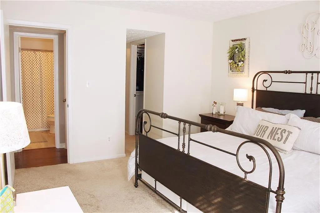 5151 Roswell Road Unit 4/51, Atlanta, Georgia 30342, 2 Bedrooms Bedrooms, ,2 BathroomsBathrooms,Residential,Sold,5151 Roswell Road Unit 4/51,5818539