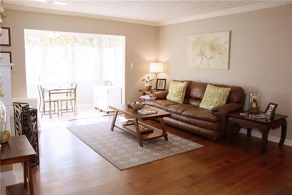 5151 Roswell Road Unit 4/51, Atlanta, Georgia 30342, 2 Bedrooms Bedrooms, ,2 BathroomsBathrooms,Residential,Sold,5151 Roswell Road Unit 4/51,5818539
