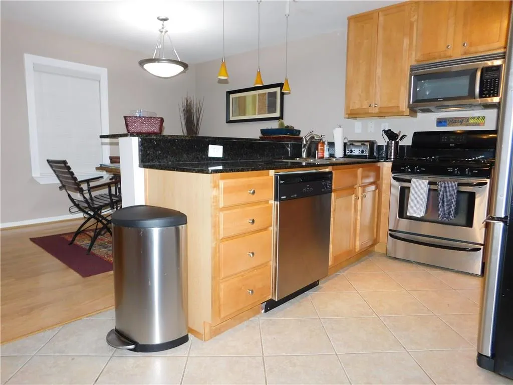 1445 Monroe Drive Ne Unit F22, Atlanta, Georgia 30324, 2 Bedrooms Bedrooms, ,2 BathroomsBathrooms,Residential,Sold,1445 Monroe Drive Ne Unit F22,5703217