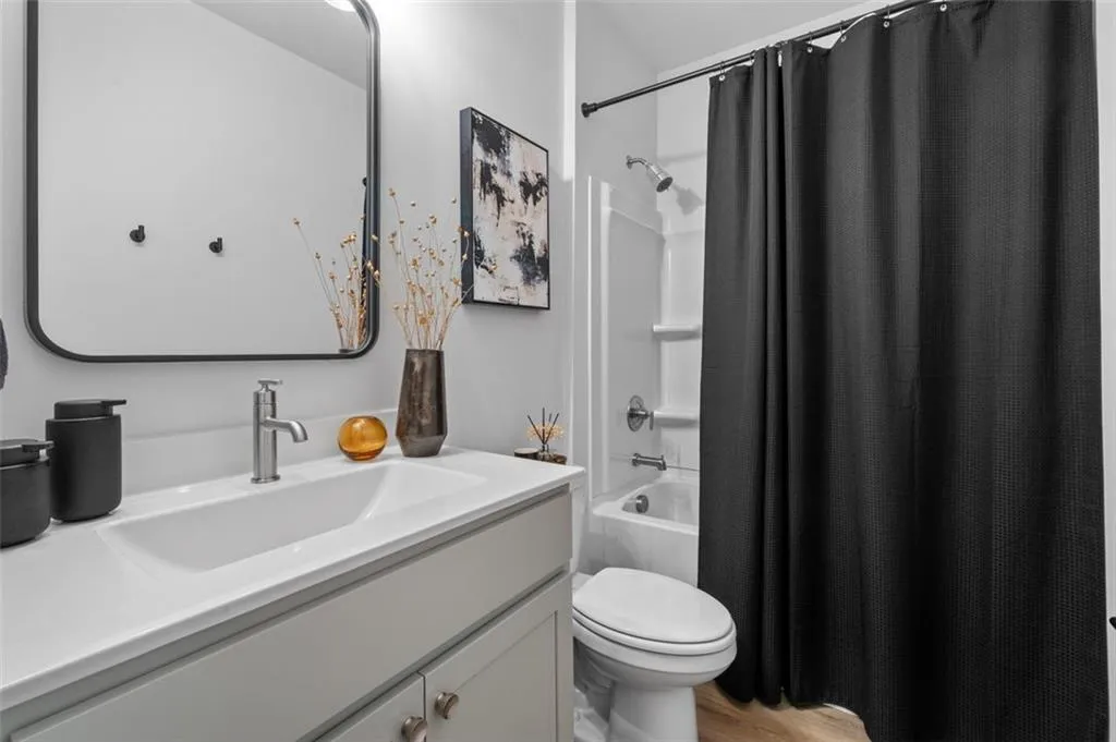 1291 Longreen Terrace Nw, Atlanta, Georgia 30318, 3 Bedrooms Bedrooms, ,2 BathroomsBathrooms,Residential,For Sale,1291 Longreen Terrace Nw,7639995