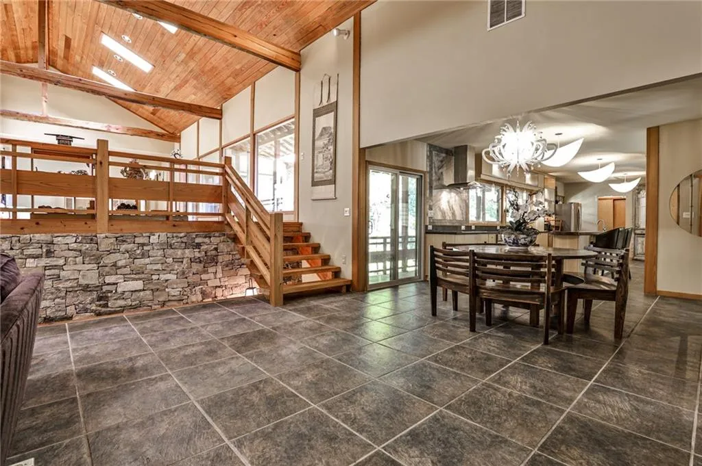 3897 Lake Forrest Drive Ne, Atlanta, Georgia 30342, 3 Bedrooms Bedrooms, ,3 BathroomsBathrooms,Residential,For Sale,3897 Lake Forrest Drive Ne,7643464
