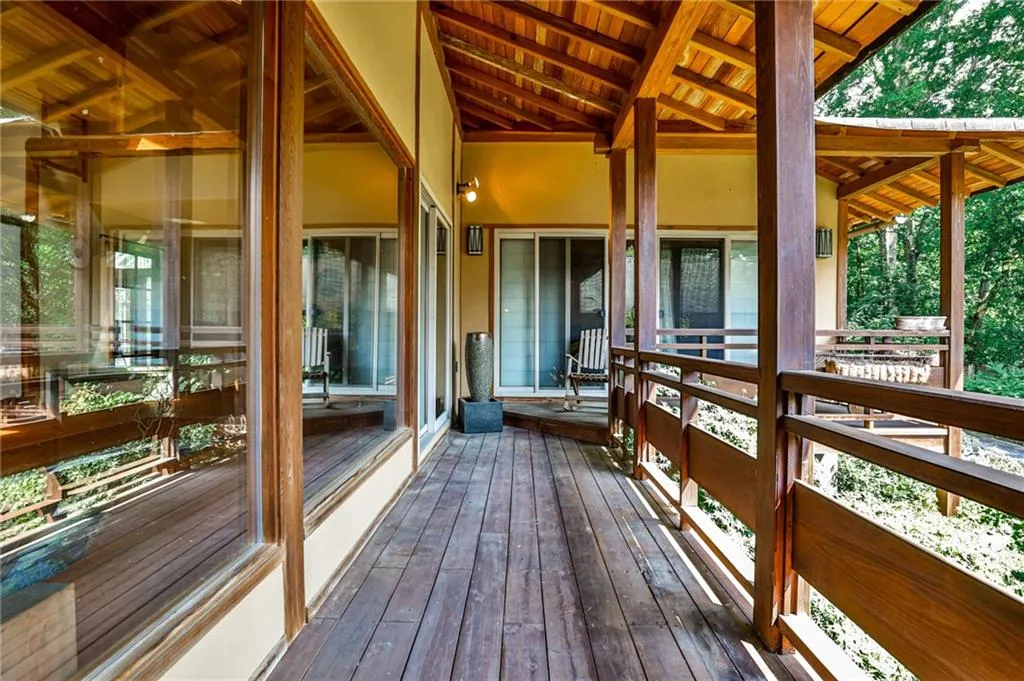 Deck overlooking courtyard