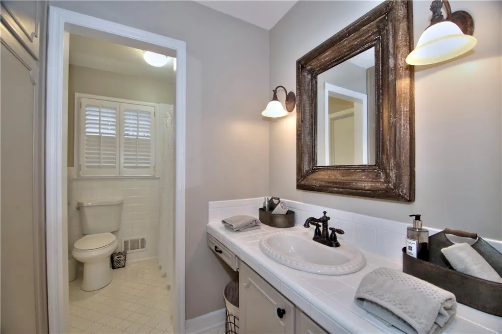 420 Colewood Way, Atlanta, Georgia 30328, 4 Bedrooms Bedrooms, ,3 BathroomsBathrooms,Residential,Sold,420 Colewood Way,5812307