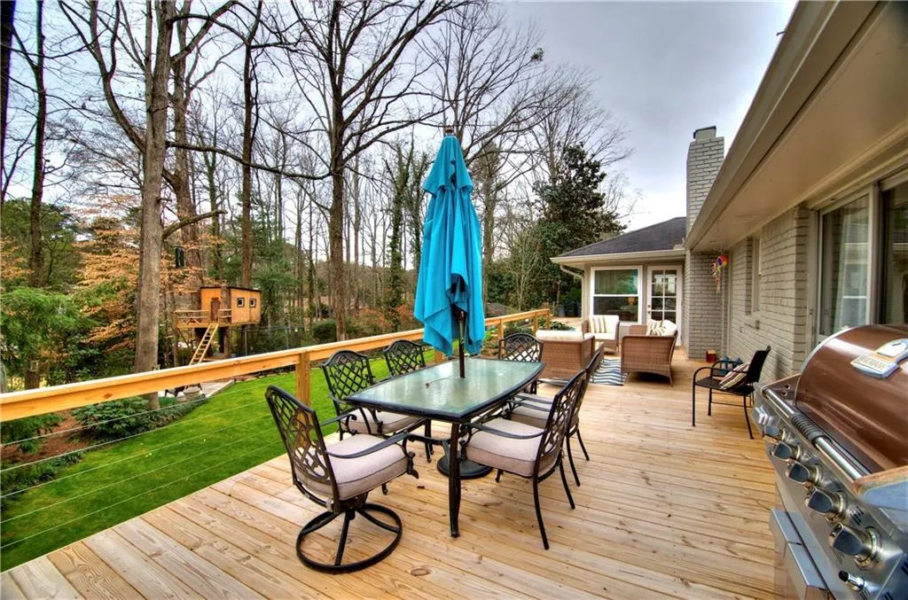 420 Colewood Way, Atlanta, Georgia 30328, 4 Bedrooms Bedrooms, ,3 BathroomsBathrooms,Residential,Sold,420 Colewood Way,5812307