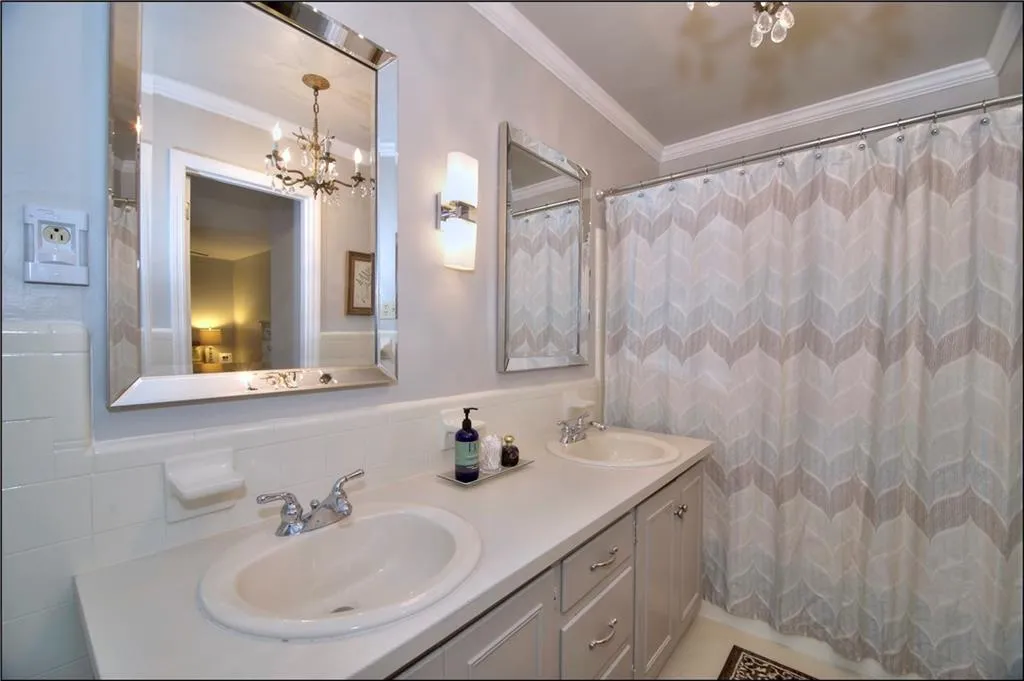 420 Colewood Way, Atlanta, Georgia 30328, 4 Bedrooms Bedrooms, ,3 BathroomsBathrooms,Residential,Sold,420 Colewood Way,5812307