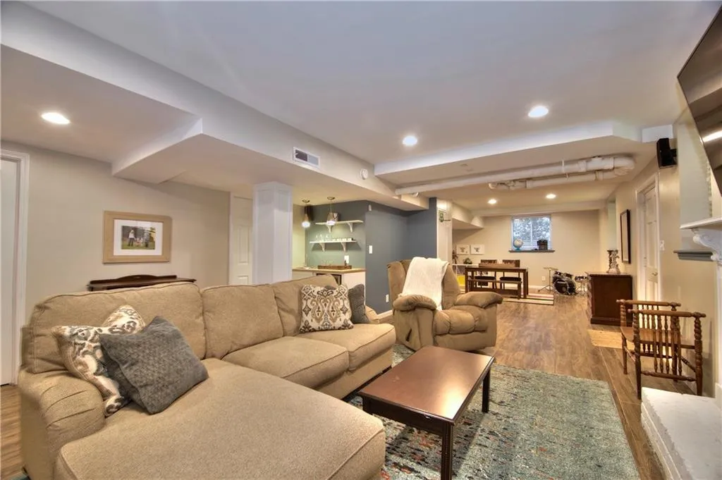 420 Colewood Way, Atlanta, Georgia 30328, 4 Bedrooms Bedrooms, ,3 BathroomsBathrooms,Residential,Sold,420 Colewood Way,5812307