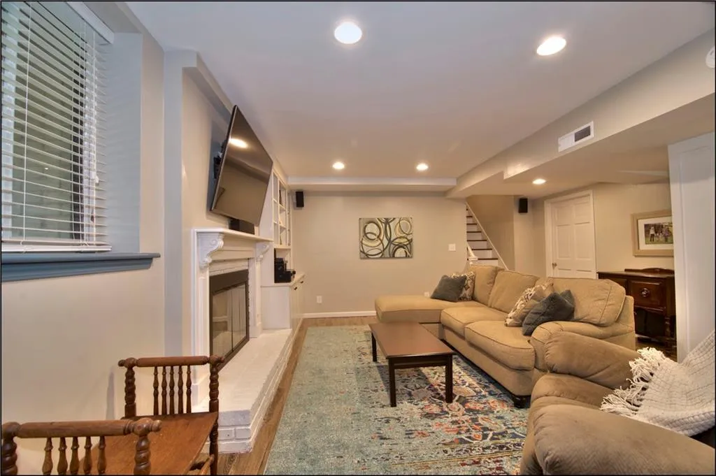 420 Colewood Way, Atlanta, Georgia 30328, 4 Bedrooms Bedrooms, ,3 BathroomsBathrooms,Residential,Sold,420 Colewood Way,5812307