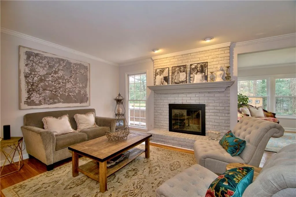 420 Colewood Way, Atlanta, Georgia 30328, 4 Bedrooms Bedrooms, ,3 BathroomsBathrooms,Residential,Sold,420 Colewood Way,5812307