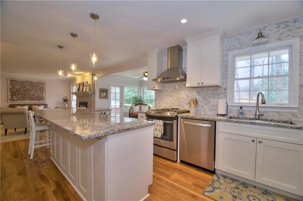 420 Colewood Way, Atlanta, Georgia 30328, 4 Bedrooms Bedrooms, ,3 BathroomsBathrooms,Residential,Sold,420 Colewood Way,5812307