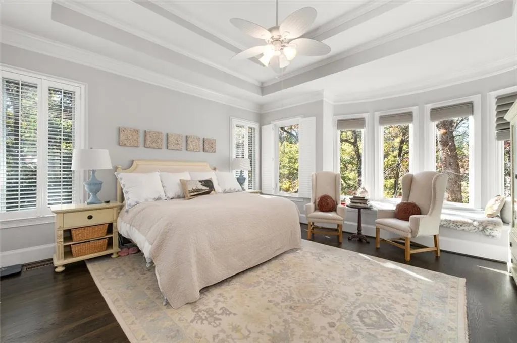 Main level master bdrm with window seat Main level master bdrm with window seat