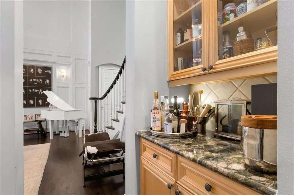 Butler's pantry Butler's pantry