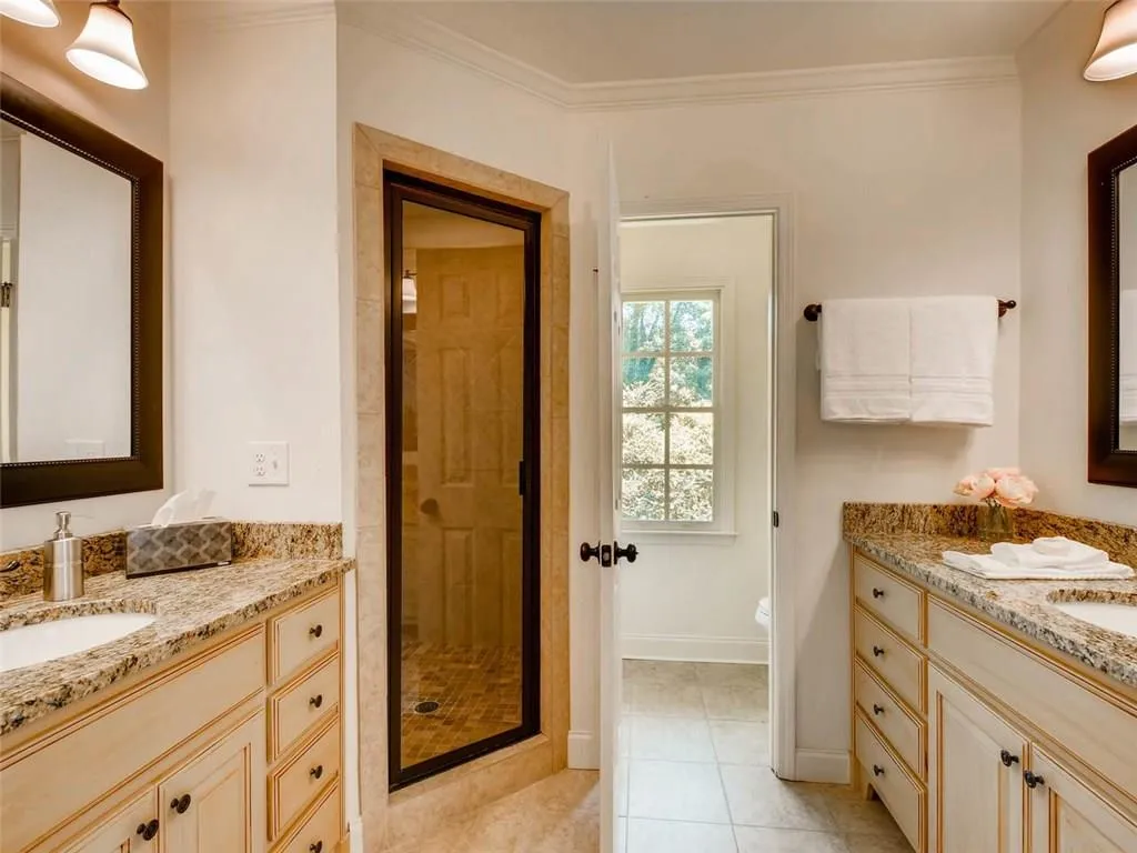 830 Starlight Drive, Atlanta, Georgia 30342, 5 Bedrooms Bedrooms, ,3 BathroomsBathrooms,Residential,Sold,830 Starlight Drive,5883828