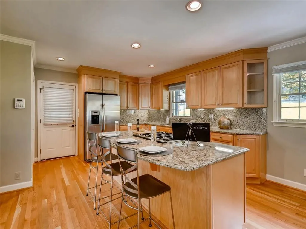 830 Starlight Drive, Atlanta, Georgia 30342, 5 Bedrooms Bedrooms, ,3 BathroomsBathrooms,Residential,Sold,830 Starlight Drive,5883828