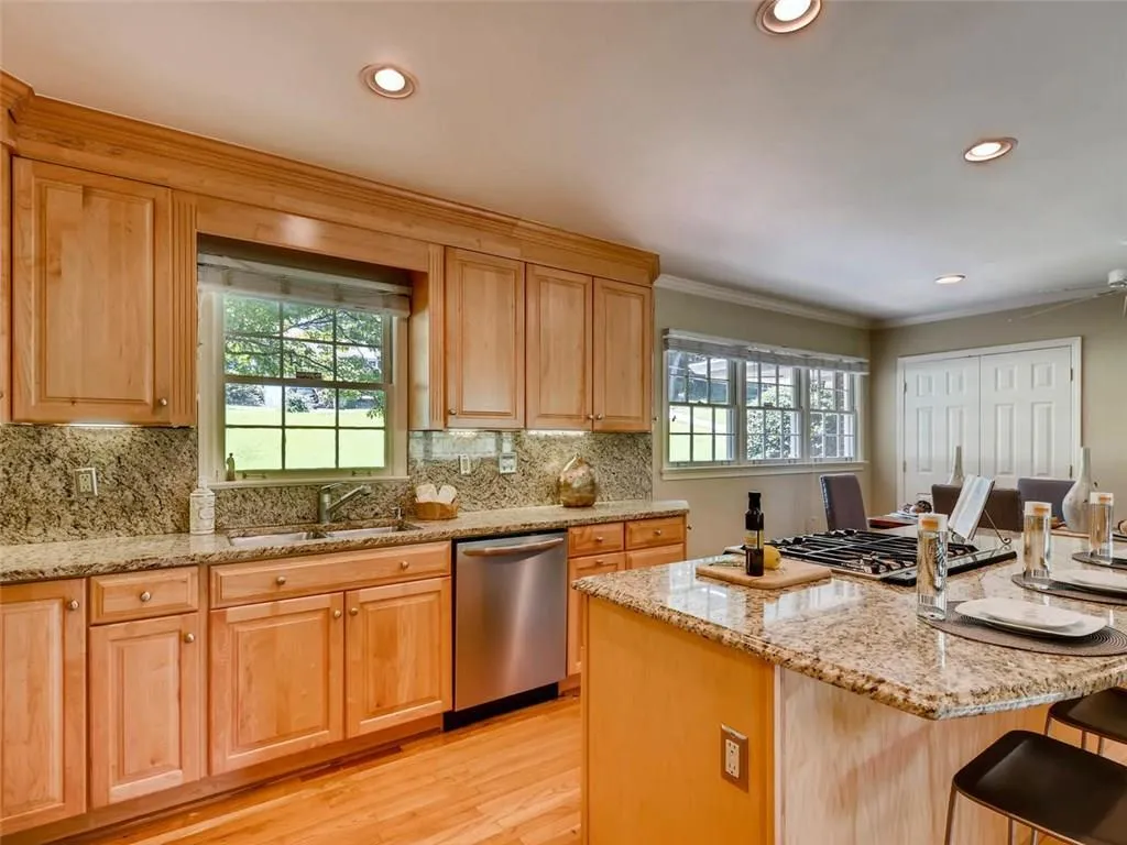 830 Starlight Drive, Atlanta, Georgia 30342, 5 Bedrooms Bedrooms, ,3 BathroomsBathrooms,Residential,Sold,830 Starlight Drive,5883828