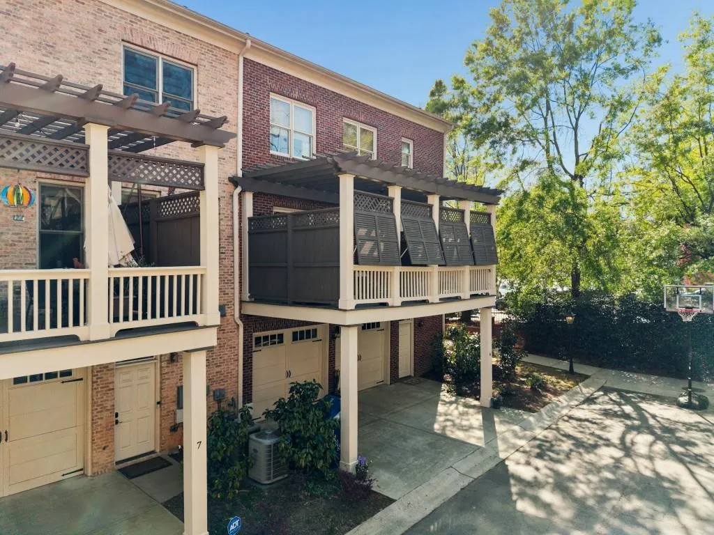 3585 Roxboro Road Ne Unit 6, Atlanta, Georgia 30326, 4 Bedrooms Bedrooms, 0 ,4 BathroomsBathrooms,Residential,For Sale,3585 Roxboro Road Ne Unit 6,7740938