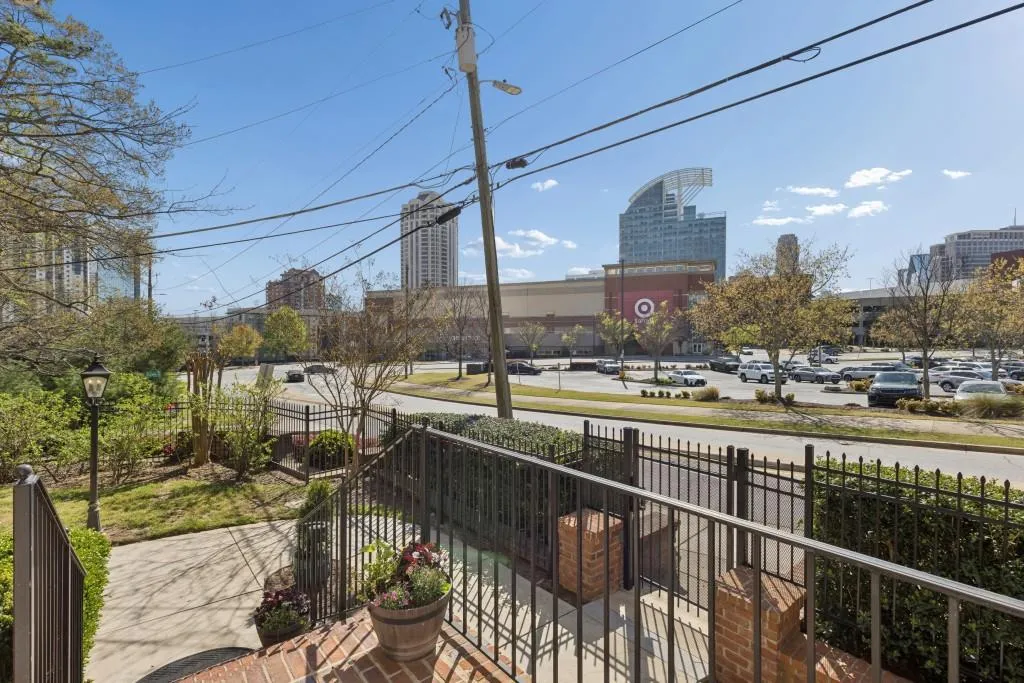 3585 Roxboro Road Ne Unit 6, Atlanta, Georgia 30326, 4 Bedrooms Bedrooms, 0 ,4 BathroomsBathrooms,Residential,For Sale,3585 Roxboro Road Ne Unit 6,7740938