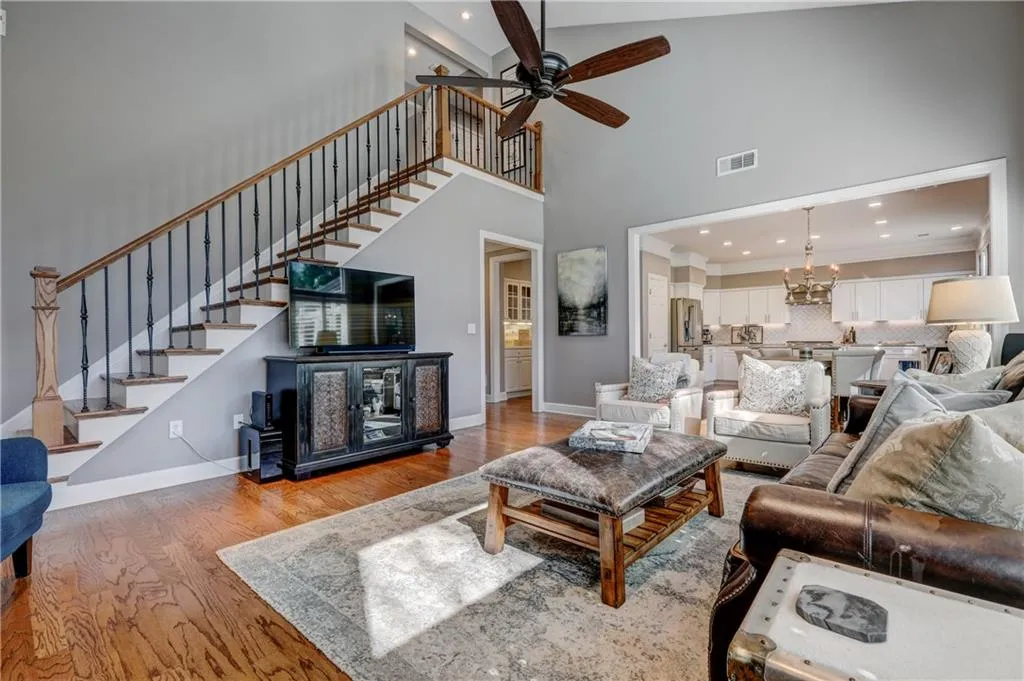 715 Glenridge Close Drive, Sandy Springs, Georgia 30328, 4 Bedrooms Bedrooms, ,2 BathroomsBathrooms,Residential,Sold,715 Glenridge Close Drive,6845986