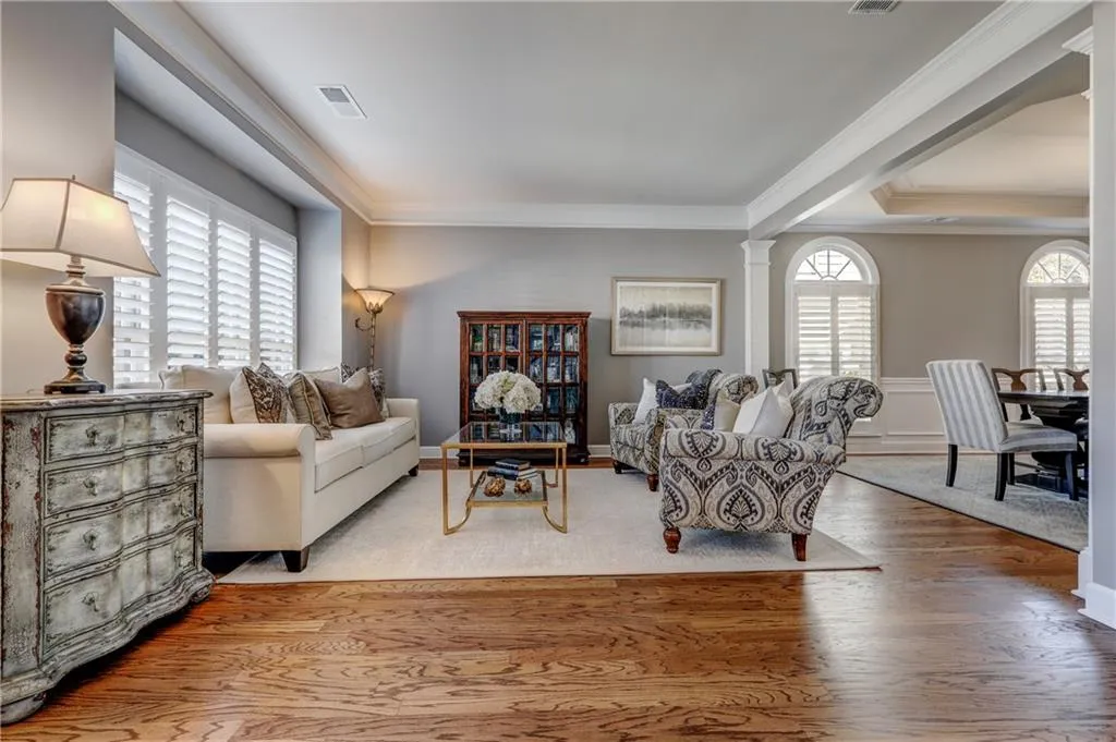 715 Glenridge Close Drive, Sandy Springs, Georgia 30328, 4 Bedrooms Bedrooms, ,2 BathroomsBathrooms,Residential,Sold,715 Glenridge Close Drive,6845986