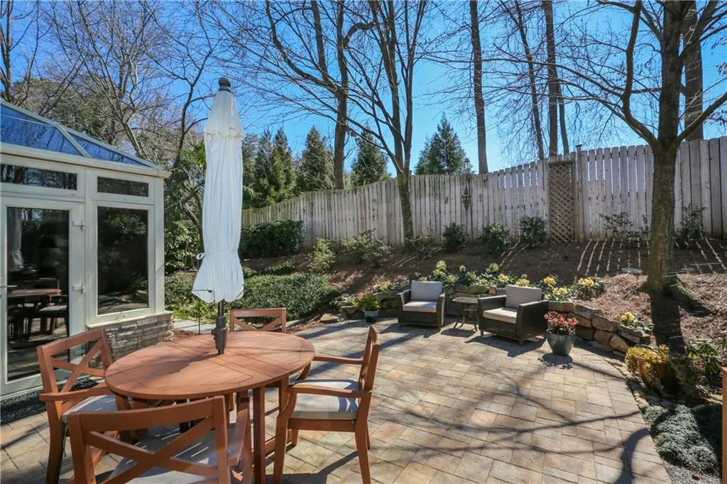 715 Glenridge Close Drive, Sandy Springs, Georgia 30328, 4 Bedrooms Bedrooms, ,2 BathroomsBathrooms,Residential,Sold,715 Glenridge Close Drive,6845986
