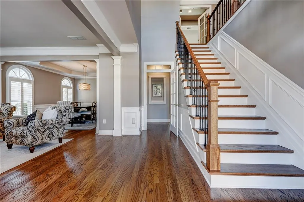715 Glenridge Close Drive, Sandy Springs, Georgia 30328, 4 Bedrooms Bedrooms, ,2 BathroomsBathrooms,Residential,Sold,715 Glenridge Close Drive,6845986