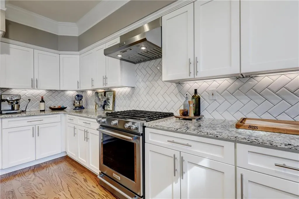 715 Glenridge Close Drive, Sandy Springs, Georgia 30328, 4 Bedrooms Bedrooms, ,2 BathroomsBathrooms,Residential,Sold,715 Glenridge Close Drive,6845986