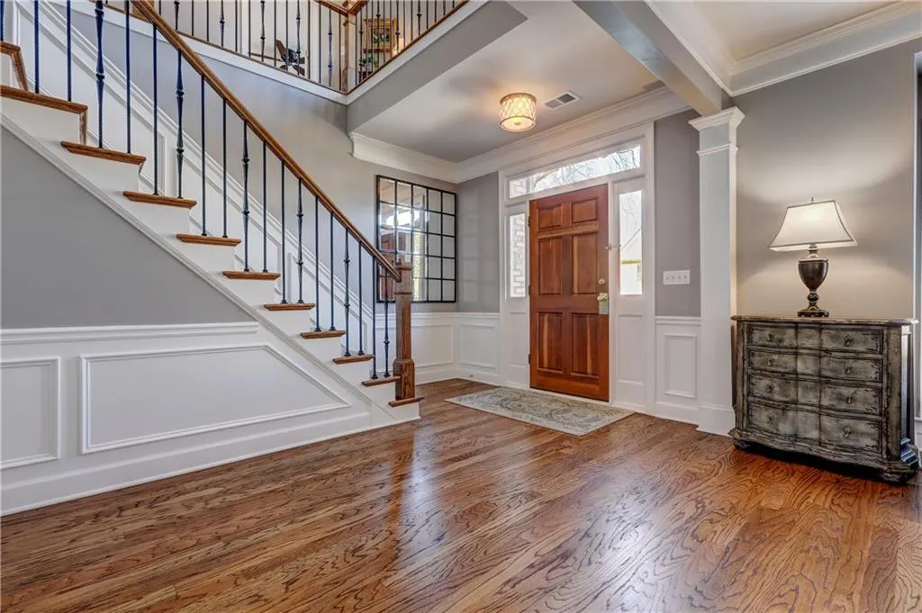 715 Glenridge Close Drive, Sandy Springs, Georgia 30328, 4 Bedrooms Bedrooms, ,2 BathroomsBathrooms,Residential,Sold,715 Glenridge Close Drive,6845986