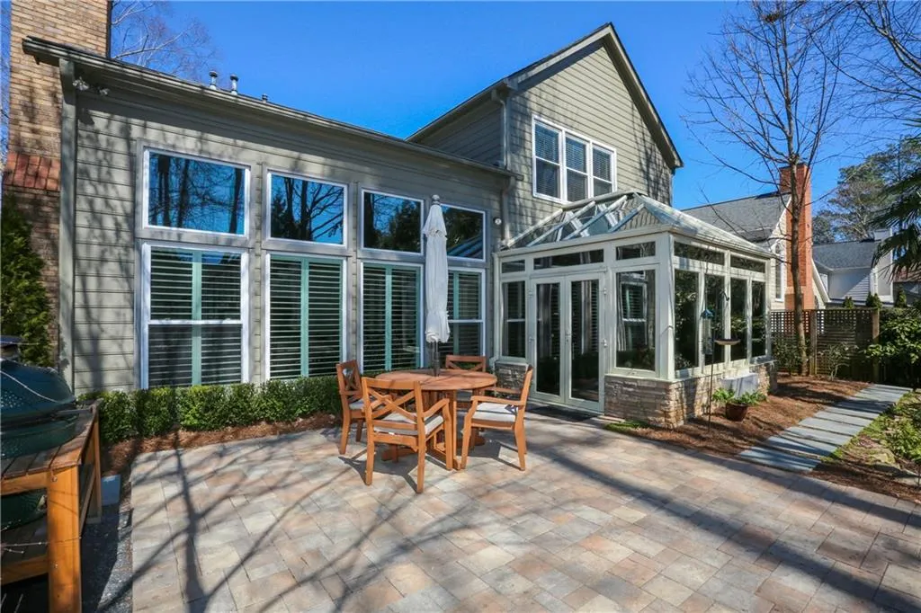 715 Glenridge Close Drive, Sandy Springs, Georgia 30328, 4 Bedrooms Bedrooms, ,2 BathroomsBathrooms,Residential,Sold,715 Glenridge Close Drive,6845986