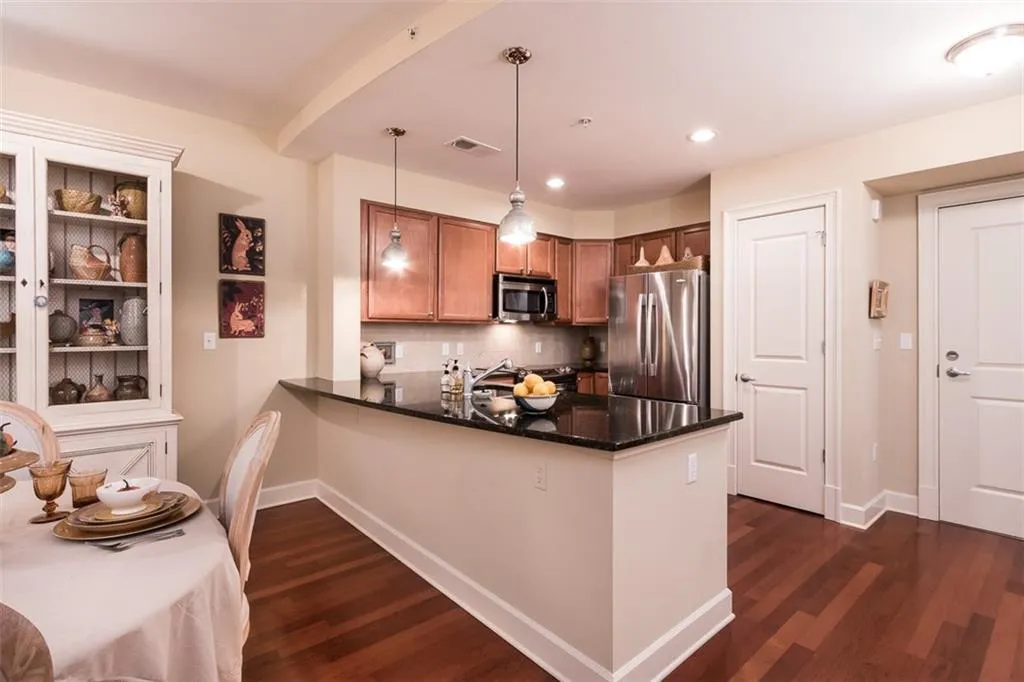 200 River Vista Drive Unit 232, Atlanta, Georgia 30339, 1 Bedroom Bedrooms, ,1 BathroomBathrooms,Residential,Sold,200 River Vista Drive Unit 232,5614374