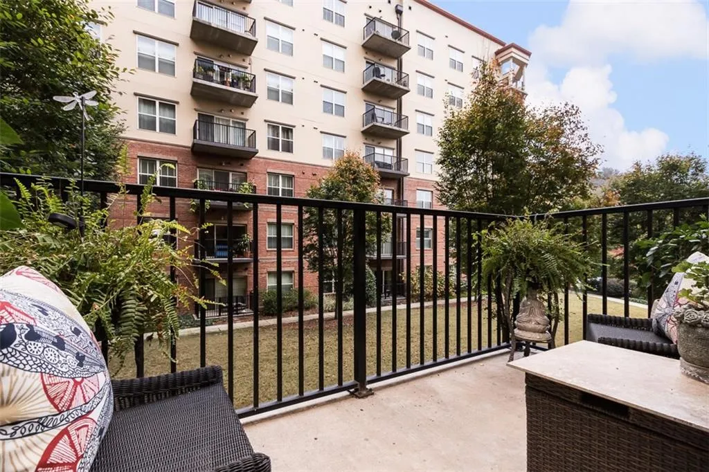 200 River Vista Drive Unit 232, Atlanta, Georgia 30339, 1 Bedroom Bedrooms, ,1 BathroomBathrooms,Residential,Sold,200 River Vista Drive Unit 232,5614374