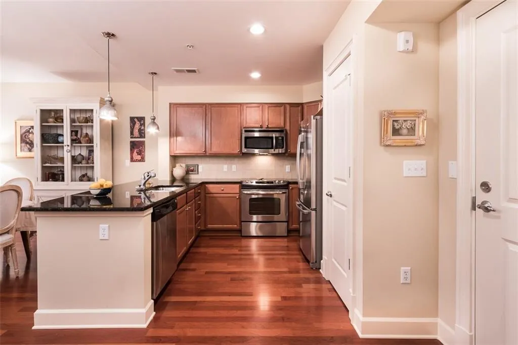 200 River Vista Drive Unit 232, Atlanta, Georgia 30339, 1 Bedroom Bedrooms, ,1 BathroomBathrooms,Residential,Sold,200 River Vista Drive Unit 232,5614374